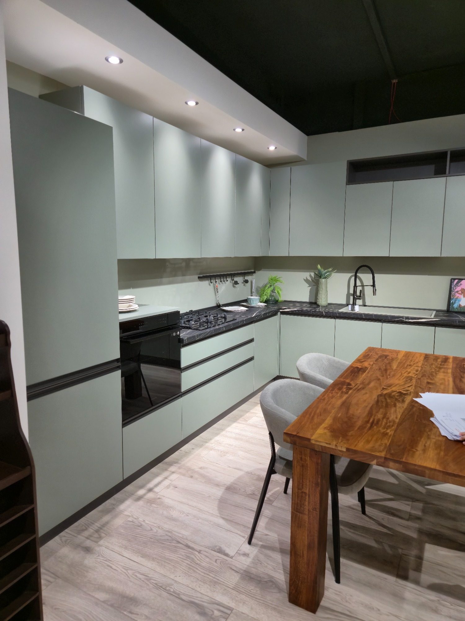 Klantkeuken Modern Licht L-vorm Greeploos - Ar-Tre moderne licchte L-keuken greeploos Ar-Tre
