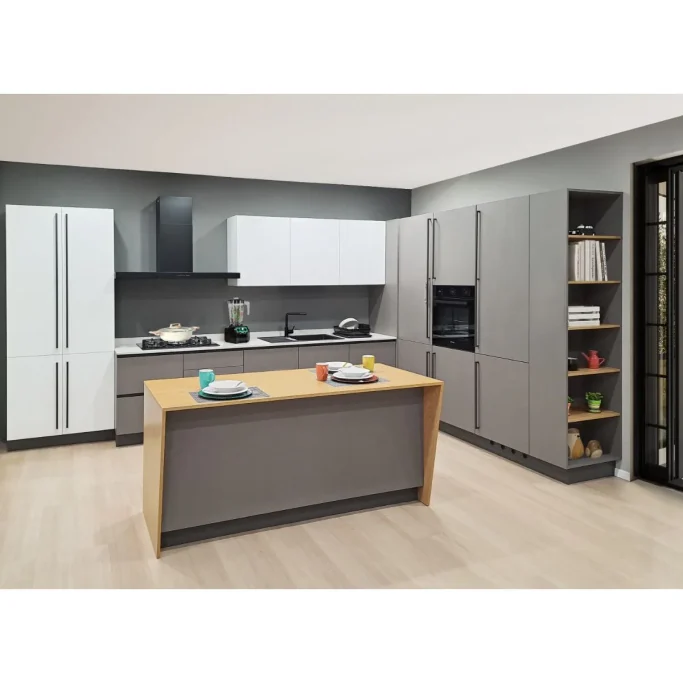 Maatwerk keuken met eiland - Grijs met houte bar - Ar-Tre grijs keuken met eiland maatwerk houten bar Ar-Tre